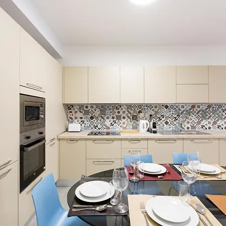 Lovely & Spacious With King Sized Bed & Ac By 360 Estates Διαμέρισμα