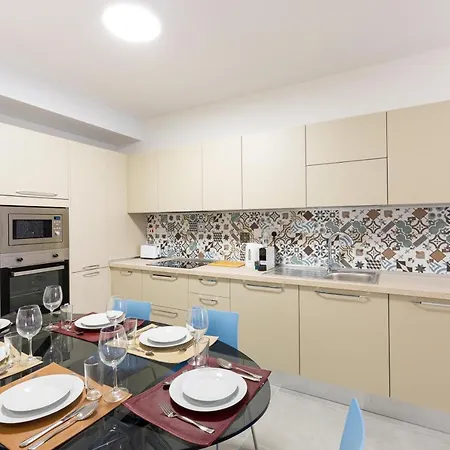 Lovely & Spacious With King Sized Bed & Ac By 360 Estates Msida