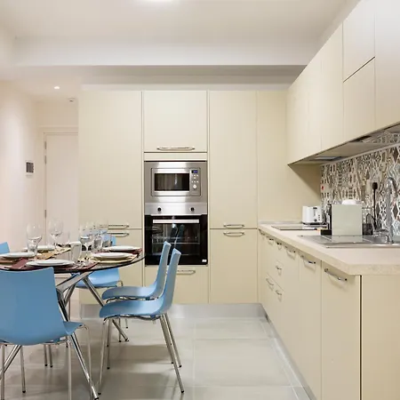 Lovely & Spacious With King Sized Bed & Ac By 360 Estates Msida
